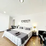 Estudios Gloria 아파트